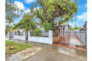 3680 Nw 16th St Miami, FL 33125 - MLS#A11882970