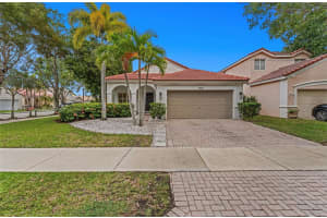 4345 Willow Ridge Dr, Weston