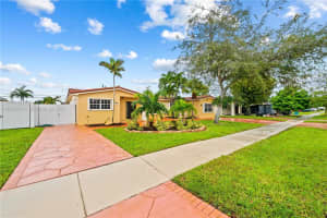 1656 W 80th St Hialeah, FL 33014 - MLS#A11883019