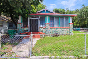 105 Nw 58th St, Miami