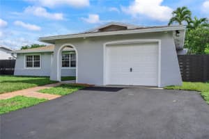 11240 Sheridan St 11240 Pembroke Pines, FL 33026 - MLS#A11883185