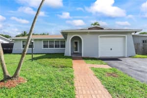 11240 Sheridan St 11240 Pembroke Pines, FL 33026 - MLS#A11883185