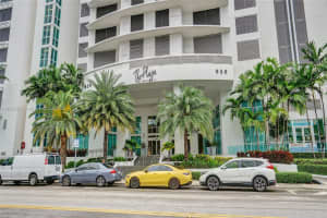950 Brickell Bay Dr 1704 Miami, FL 33131 - MLS#A11883217