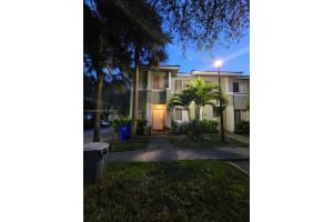 126 Hidden Ct Rd 27-d Hollywood, FL 33023 - MLS#A11883245