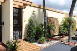 15512 Sharpecroft Dr Miami Lakes, FL 33014 - MLS#A11883249
