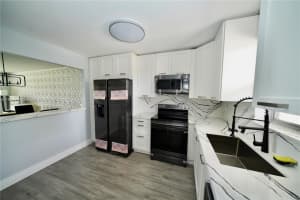 2541 Aragon Blvd 305, Sunrise