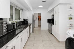 3000 Hollywood Blvd Hollywood, FL 33021 - MLS#A11883404