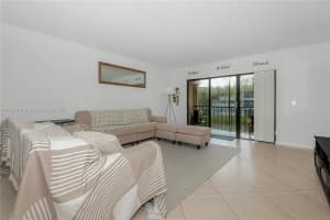 150 Lakeview Dr 205 Weston, FL 33326 - MLS#A11883461