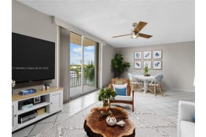 1777 Se 15th St 312, Fort Lauderdale