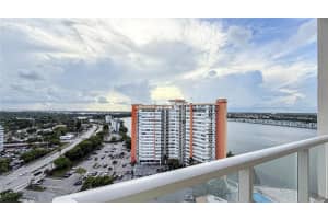 1351 Ne Miami Gardens Dr 1701e, Miami