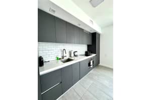 227 Ne 2nd St 2306 Miami, FL 33132 - MLS#A11883558