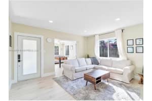 1345 Ne 14th Ave Fort Lauderdale, FL 33304 - MLS#A11883617