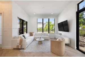 8026 Nw 43rd St Doral, FL 33166 - MLS#A11883652