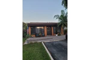 1881 Phoenix Ave 1881 Pembroke Pines, FL 33026 - MLS#A11883671