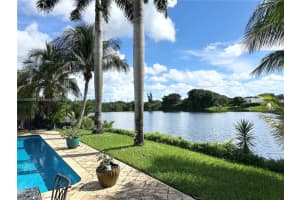 960 Bayberry Point Dr, Plantation