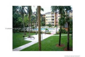 8290 Lake Dr 250, Doral
