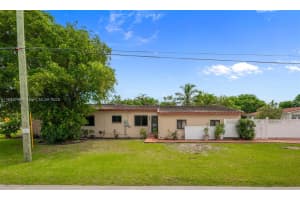 11490 W Biscayne Canal Rd Miami, FL 33161 - MLS#A11883749