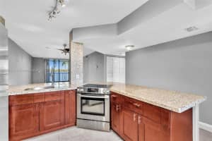 118 Lake Emerald Dr 207 Oakland Park, FL 33309 - MLS#A11883750