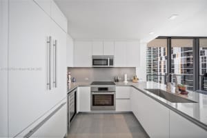 68 Se 6th St 811 Miami, FL 33131 - MLS#A11883759