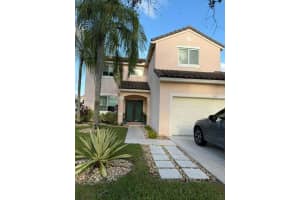 925 Briar Ridge Rd, Weston