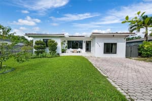 13710 Ne 1st Ave Miami, FL 33161 - MLS#A11883847