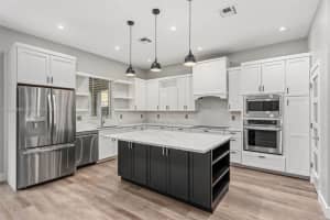 2431 Ne 20th Ave, Lighthouse Point