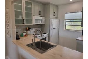4700 Nw 35th St 610 Lauderdale Lakes, FL 33319 - MLS#A11883962