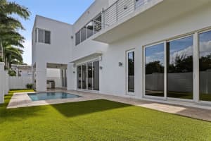 10296 Nw 74th Ter Doral, FL 33178 - MLS#A11883972