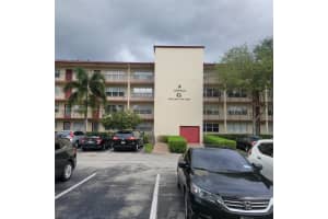 1551 Sw 135th Ter 310g, Pembroke Pines