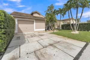 930 Sw 108th Ave Pembroke Pines, FL 33025 - MLS#A11884092