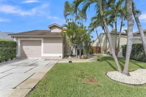 930 Sw 108th Ave Pembroke Pines, FL 33025 - MLS#A11884092