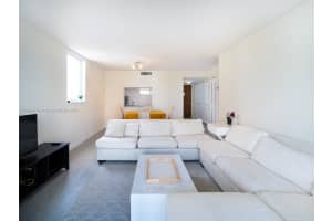 1665 Bay Rd 421 Miami Beach, FL 33139 - MLS#A11884174