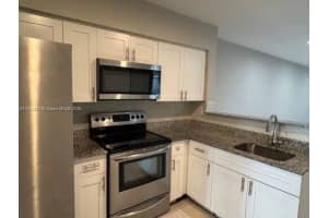 260 Sw 8th Ave B Hallandale Beach, FL 33009 - MLS#A11884223