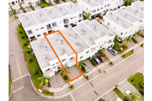 10279 Nw 72nd St Doral, FL 33178 - MLS#A11884275