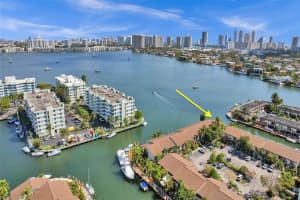 2725 Ne 165th St 2 North Miami Beach, FL 33160 - MLS#A11884325