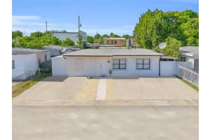 841 E 15th Pl, Hialeah