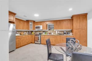 841 E 15th Pl Hialeah, FL 33010 - MLS#A11884327