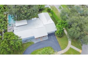 1190 Robin Ave Miami Springs, FL 33166 - MLS#A11884336