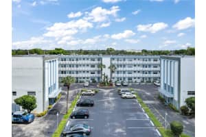 4050 Nw 42nd Ave 413, Lauderdale Lakes