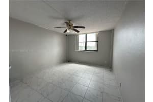 2450 Ne 135th St 303 North Miami, FL 33181 - MLS#A11884380