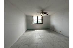 2450 Ne 135th St 303 North Miami, FL 33181 - MLS#A11884380