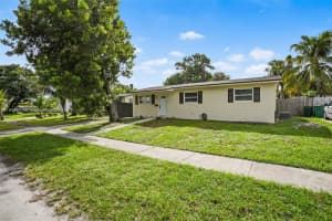 621 Sw 50th Ter, Margate