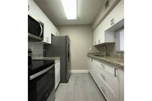 250 Nw 107th Ave 202 Miami, FL 33172 - MLS#A11884432
