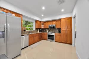 6815 Gratian St Coral Gables, FL 33146 - MLS#A11884434