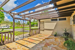 421 Sw 64th Way Pembroke Pines, FL 33023 - MLS#A11884445