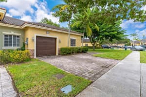 3327 Ne 11th Dr Homestead, FL 33033 - MLS#A11884459