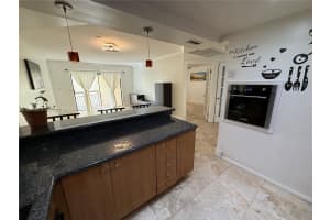 8290 Lake Dr 214 Doral, FL 33166 - MLS#A11884464