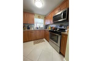 9041 Sunrise Lakes Blvd 108 Sunrise, FL 33322 - MLS#A11884474