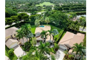 2025 Harbor View Cir, Weston