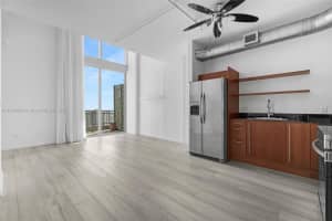 690 Sw 1 Ct Phii 19, Miami
